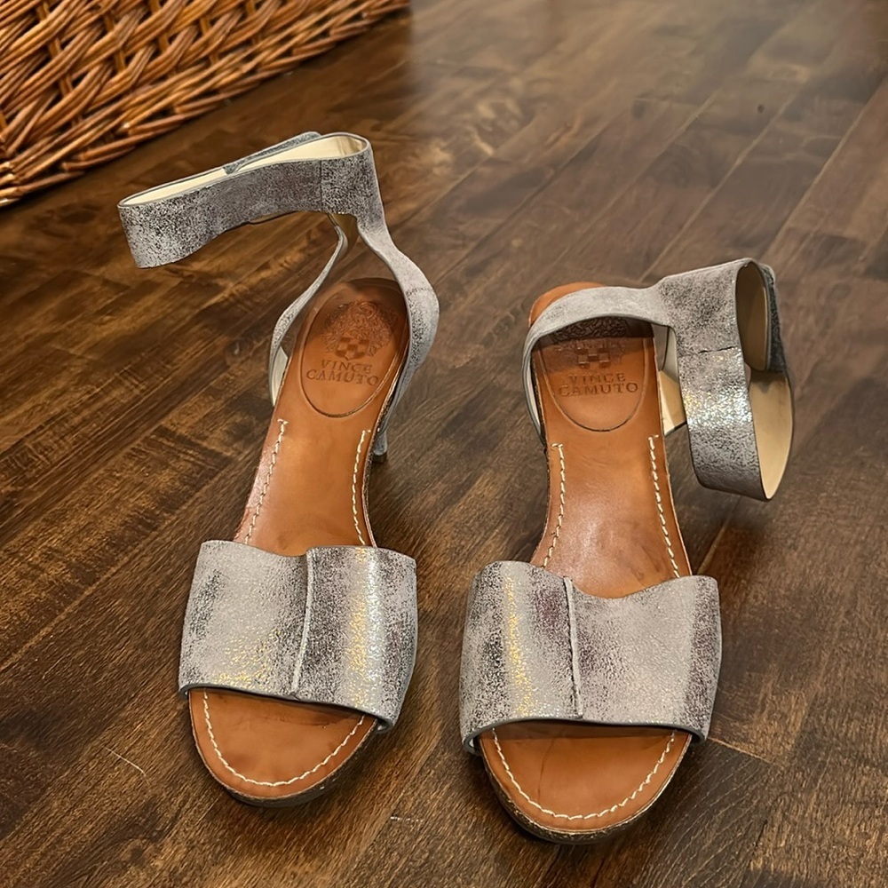 Vince Camuto silver metallic & cork heels ankle strap dressy gown sandals 8.5/39